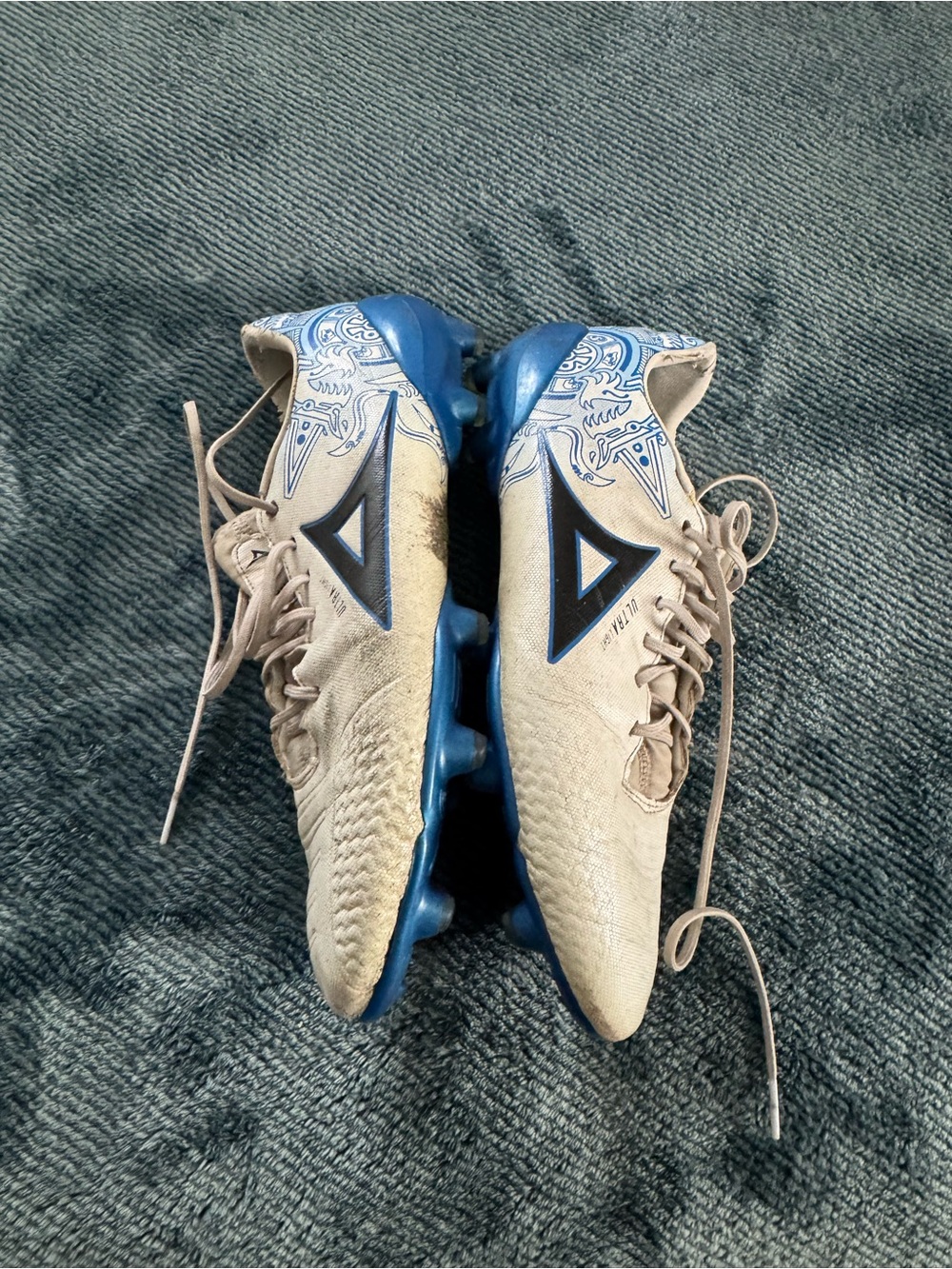 Men's Pirma (Mexican Brand) Soccer Cleats - White & Blue